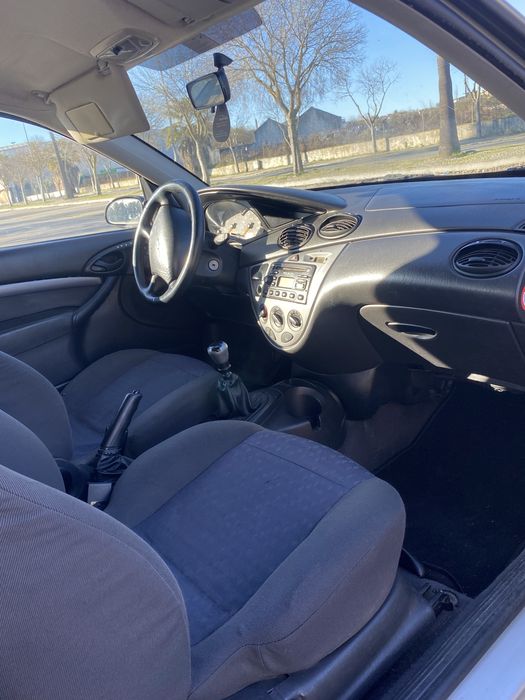 Ford Focus Comercial 2001