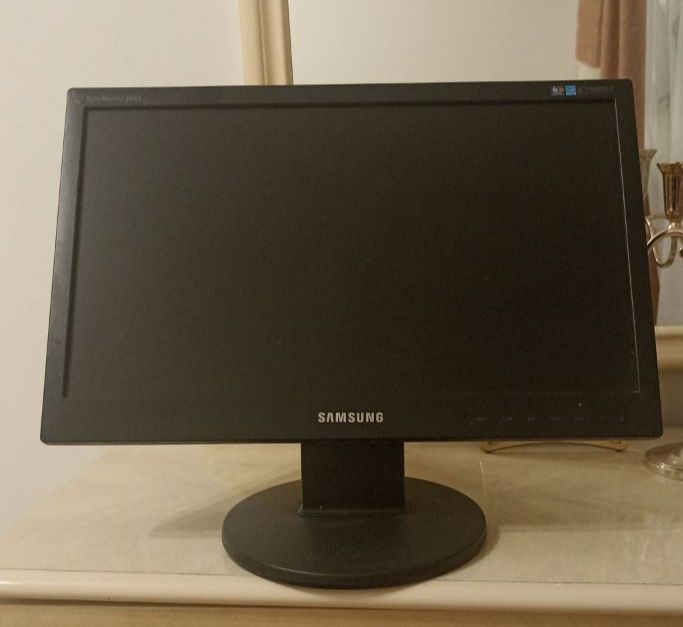 Продам монітор Samsung SyncMaster 2043sn