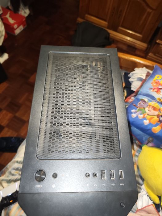 Caixa de PC gamer476769306395944961