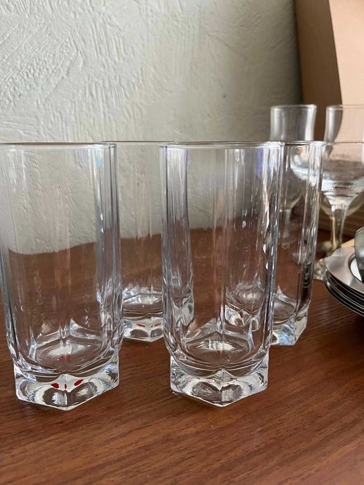 Продам посуд для кафе та ресторанів.