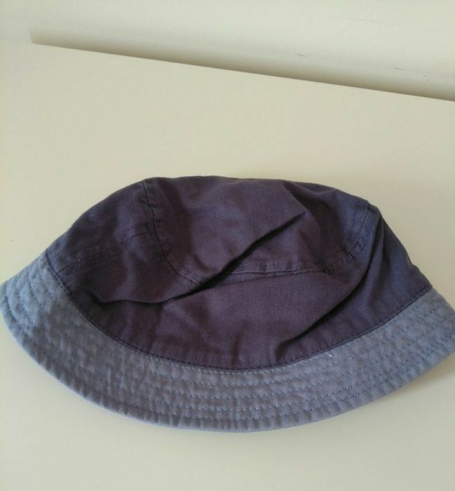 3 chapéus menino 48 / 50 / 52, usados uma vez. Portes incluídos.