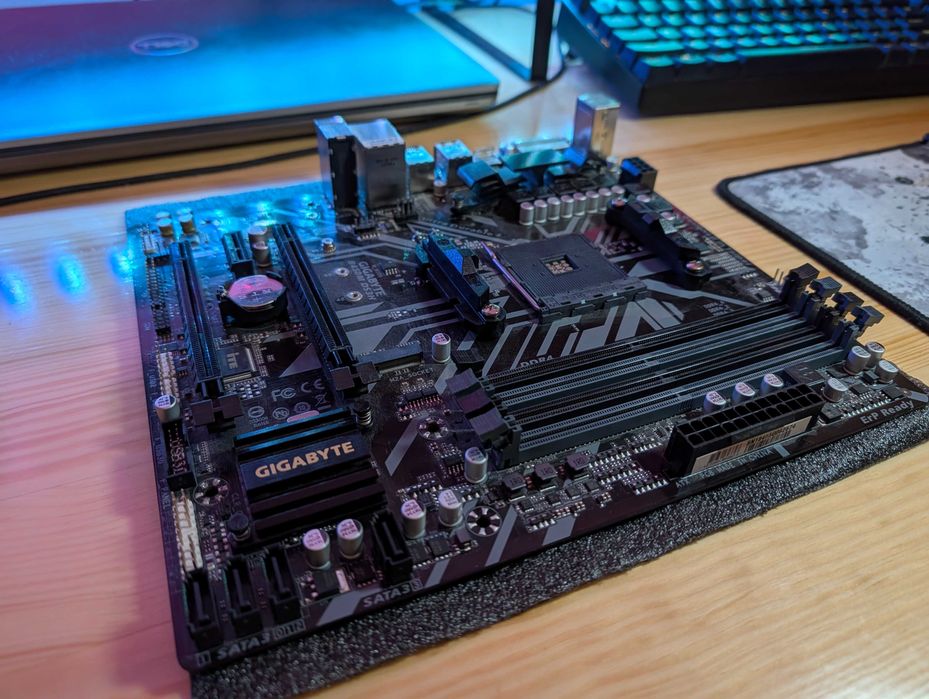 Gigabyte B450M DS3H AM4 DDR4