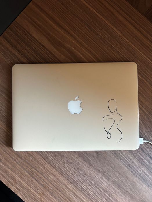 MacBook Air 13” Early 2015 (A1466) – 4GB RAM, 128GB SSD – stan idealny