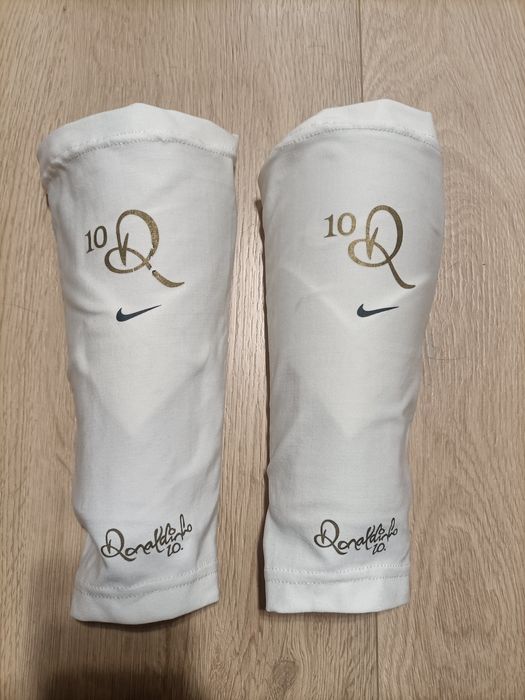 Vendo caneleiras usadas pelo Ronaldinho gaúcho