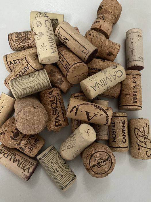 Коркові пробки з під вина