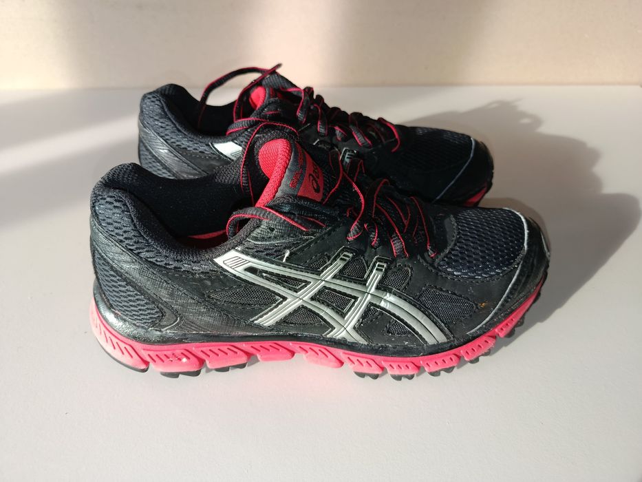 Asics nr 37--23 cm