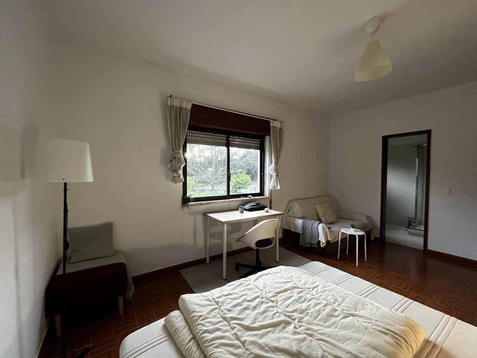 Suite em moradia com jardim