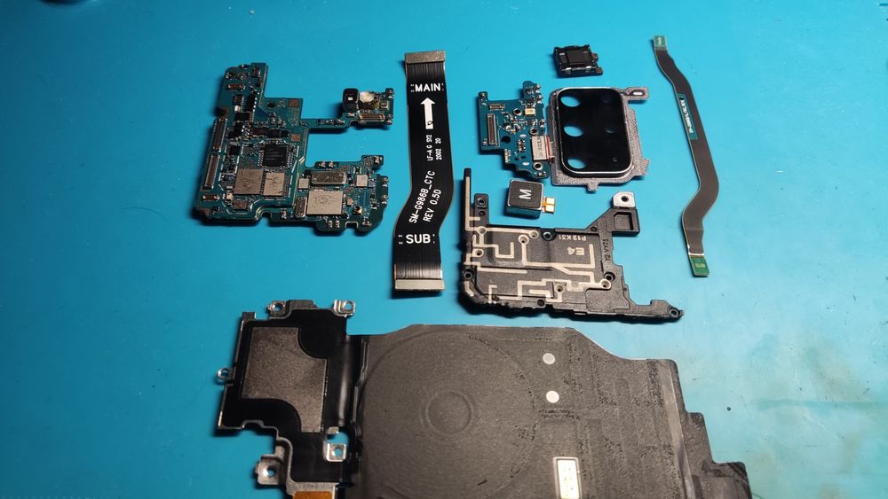 Розбірка по запчастинам Samsung Galaxy S20+