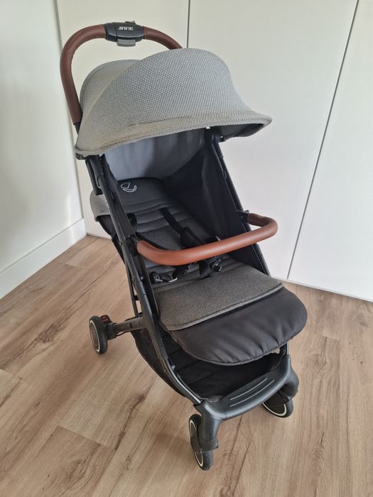 Carrinho de bebe jané rocket ideal para transportar em cabine de avião