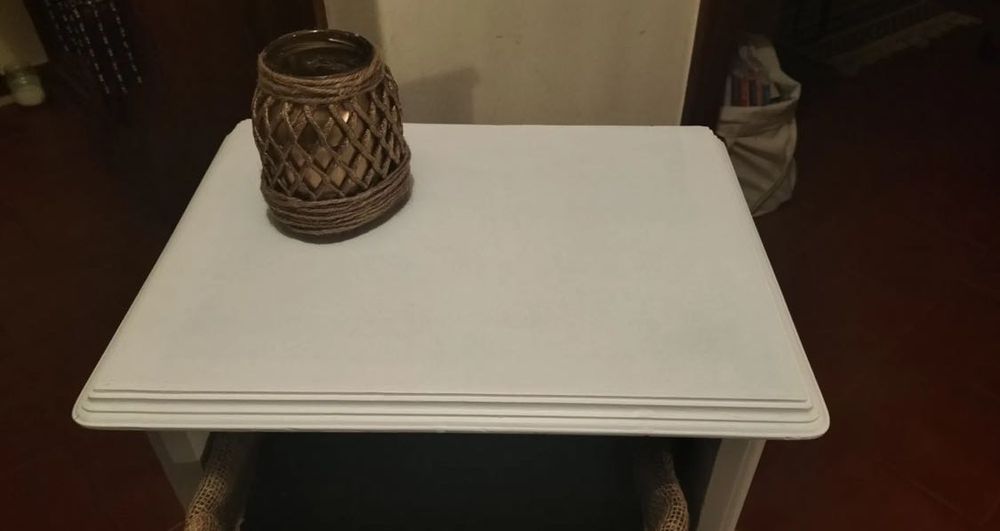 Vendo móvel com duas prateleiras