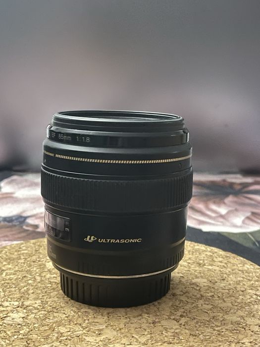 Canon EF 85mm 1.8