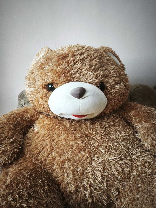Продам большого плюшевого медведя в отличном состоянии.