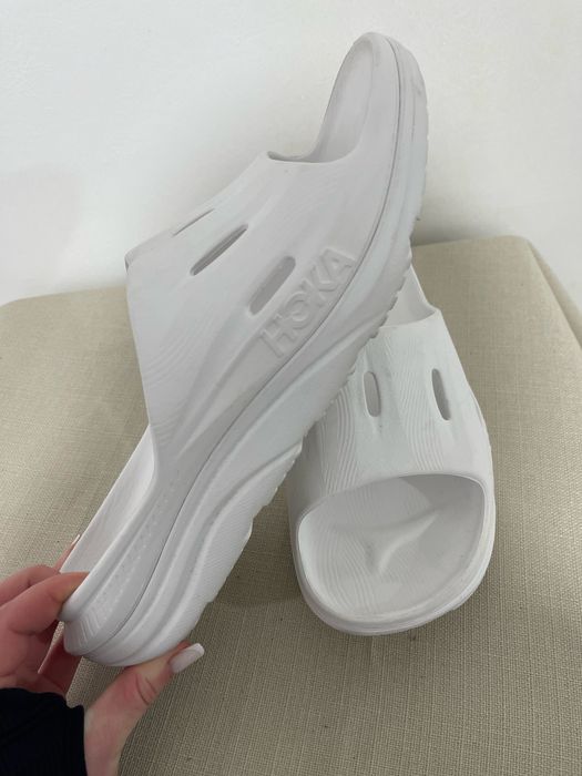 Hoka/Pull&Bear/Mango/5th Avenue