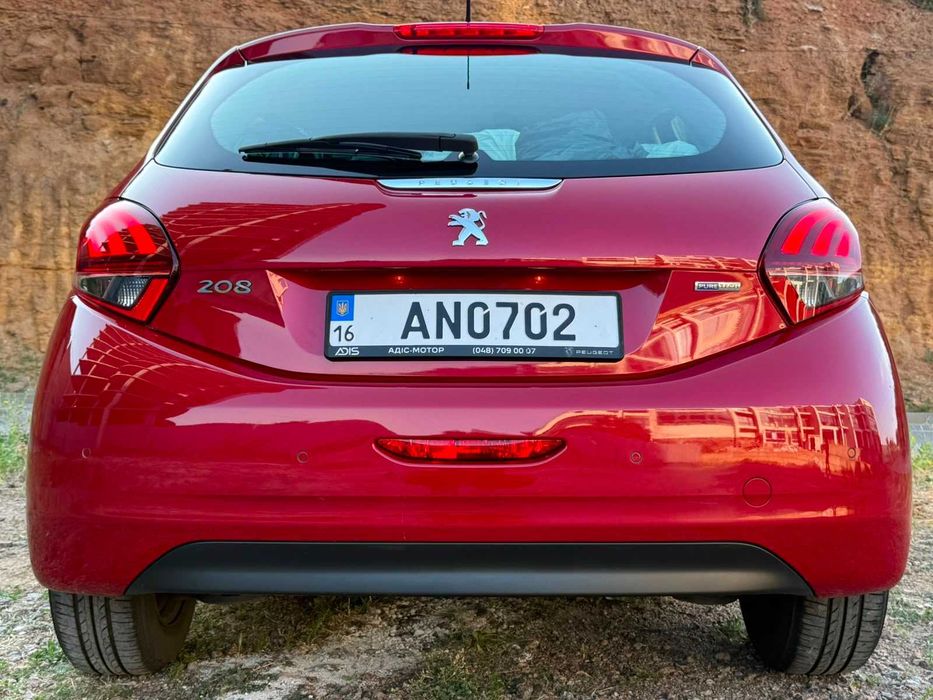 Peugeot 208 2017 1.2 бензин/автомат