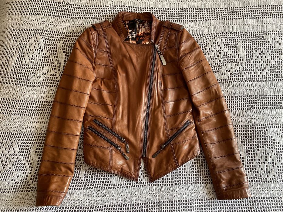 Продам кожанную кврточку.