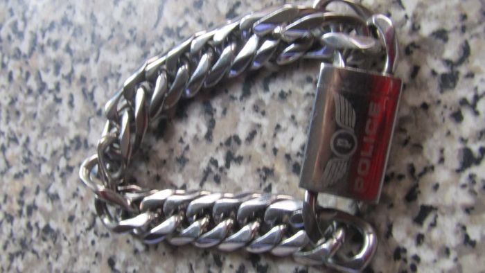 Pulseira marca Police