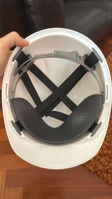 Capacete de segurança para obras  A ESTREAR