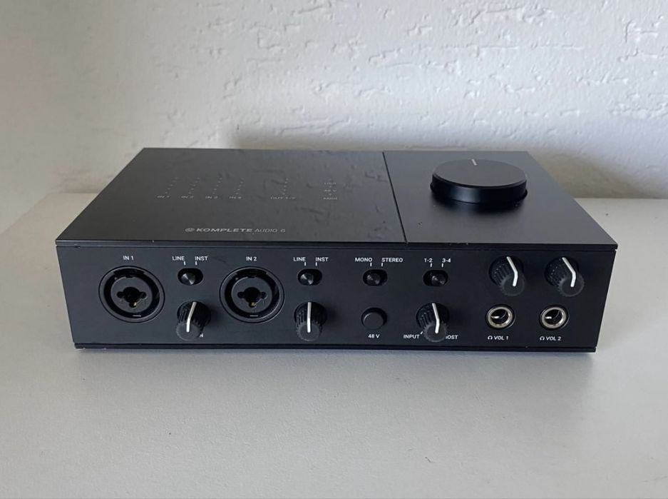 Native Instruments Komplete Audio 6 MK2 - професійний аудіоінтерфейс