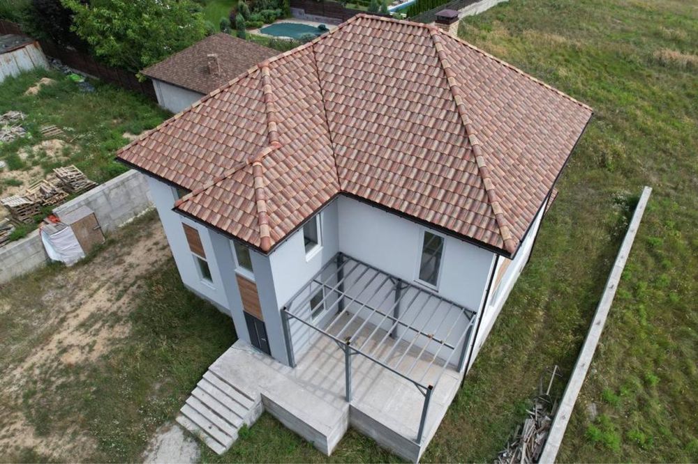 Продаж будинку  261 м2 , Лесники, р-н Стежки, є укриття