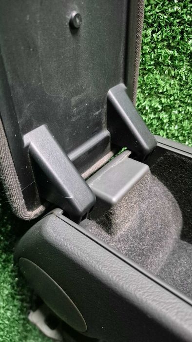 Apoio de Braço Original para Audi para A4 B5 8D 1994 a 2001 em EXCELENTE ESTADO C/TAMPA INTACTA
