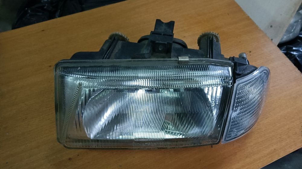 Ótica SEAT ibiza farol esq. Óptica 1995