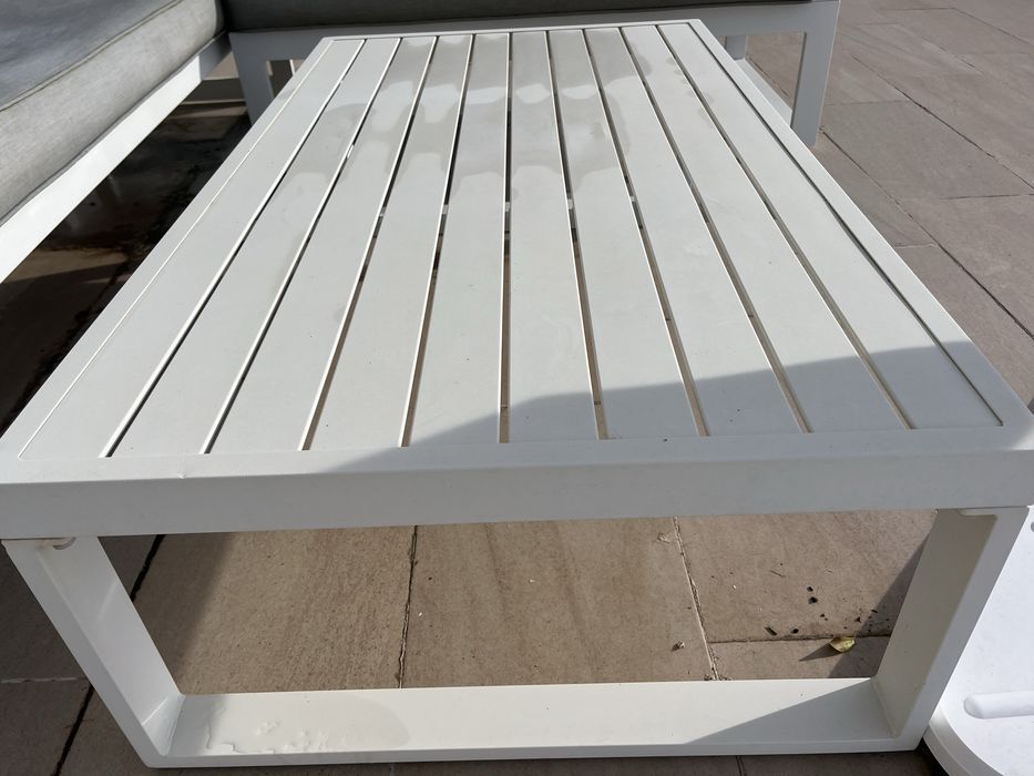 Conjunto jardim com guarda sol