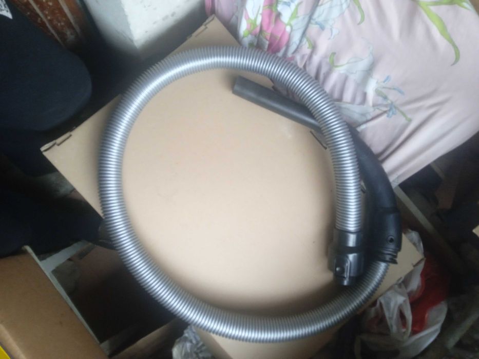 Шланг для пилососа состояние новое целый