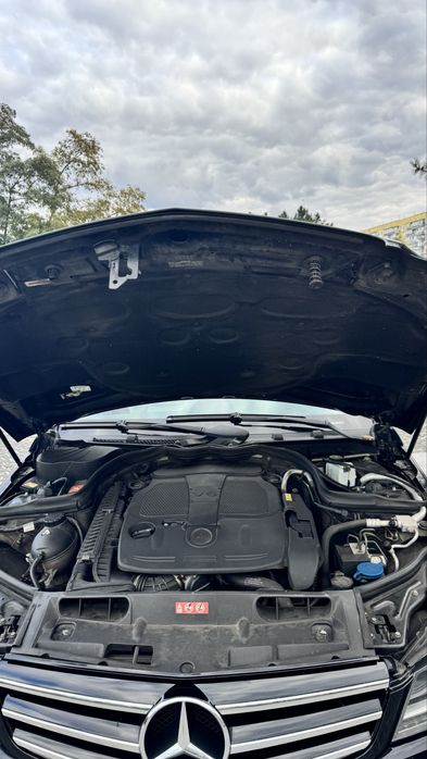 Mercedes-benz C350, 2012 року, 3,5 бензин
