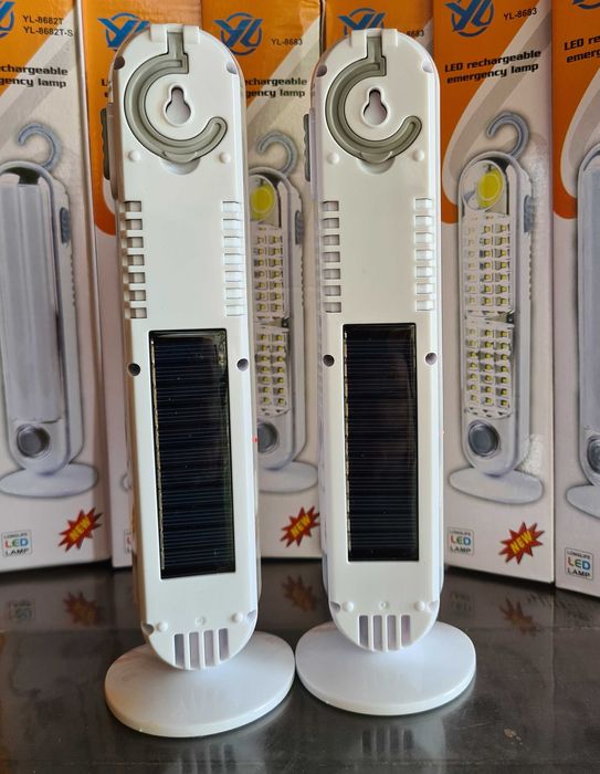 Світлодіодна акумуляторна LED-лампа. Зарядки висточає на 5 годин