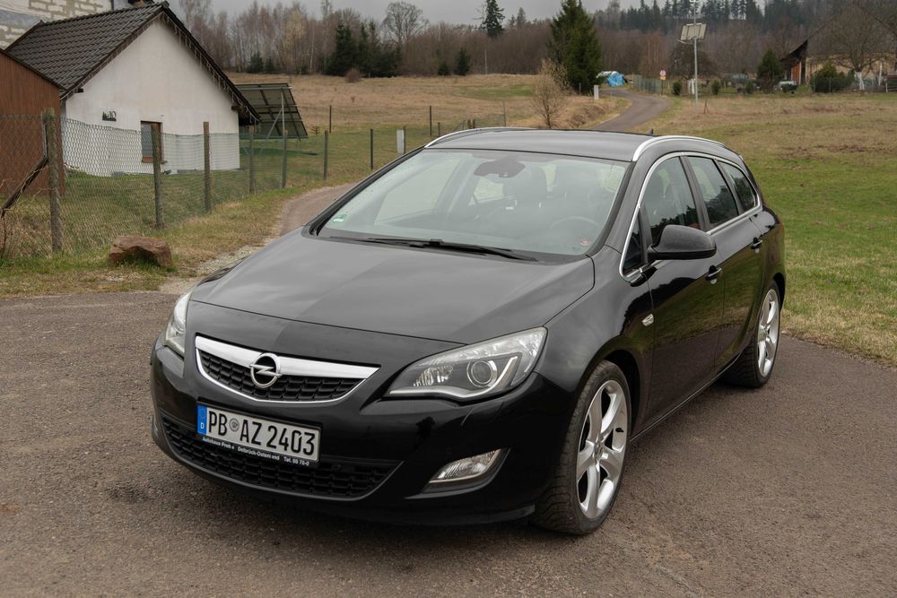 Opel Astra Sports Tourer 1.4 Turbo 163 tyś km 2x PDC