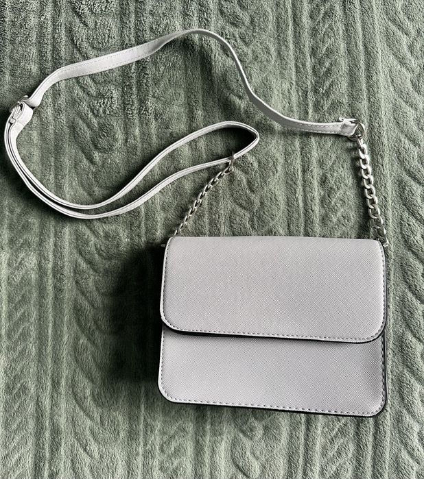 Сумочка на ремінці