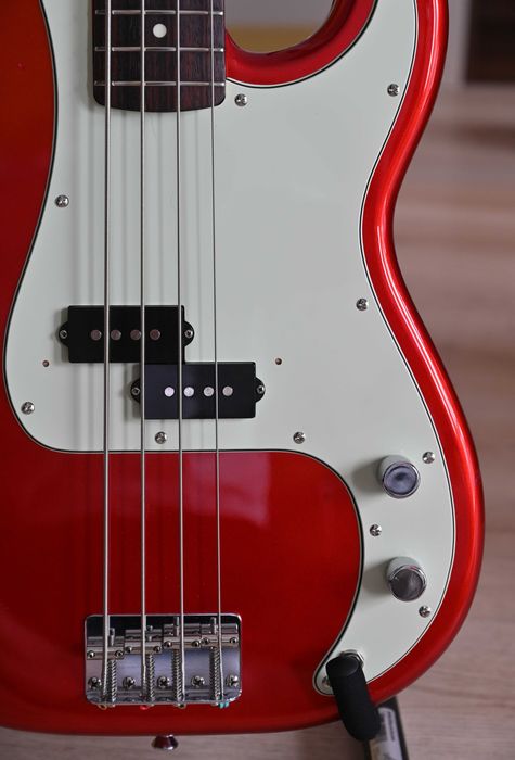 Fender Japan Precision Bass z lat 90, CAR, lekki 3,8 kg, gitara basowa precel