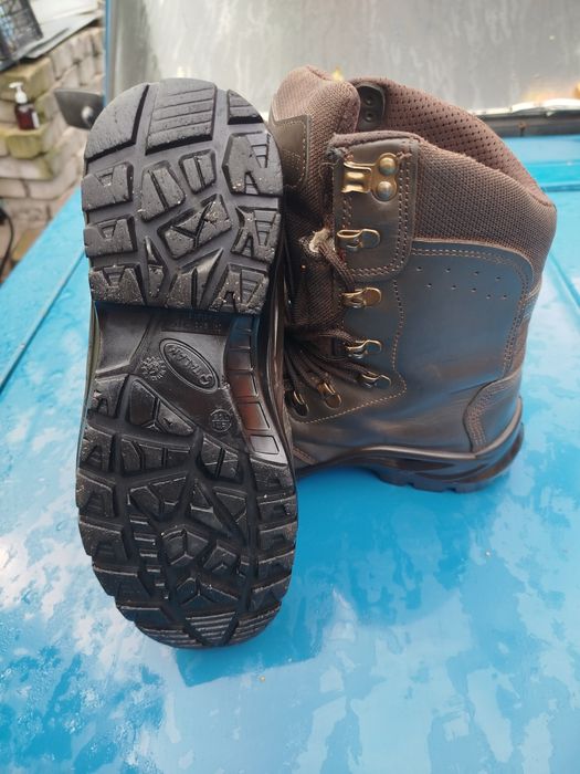 Продам вживані берці ( ботинки)