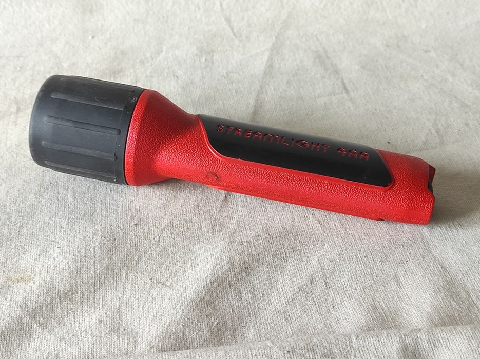 Latarka Streamlight 4AA czerwona