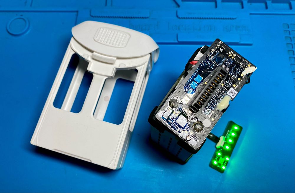 Ремонт розблокування батарей dji phantom mavic та mavic air