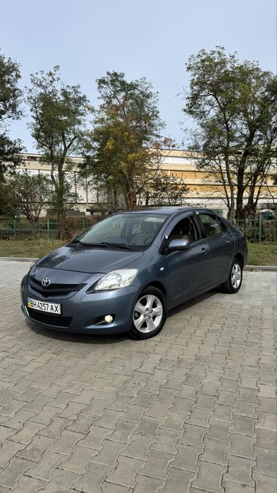 Toyota yaris 1.3 АВТОМАТ