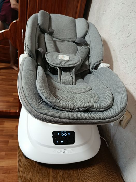 Заколисуючий центр Mastela Deluxe Multi-motion 360° / Електрогойдалка