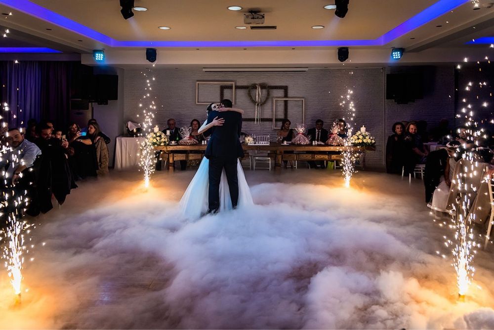 Aluguer de máquina de fumo rasteiro profissional de alta potência para casamentos, aniversários, festas privadas e eventos corporativos