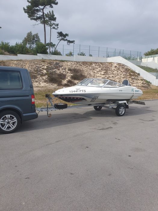 Barco de recreio com atrelado e motor 2T injeção direta – Excelente estado!