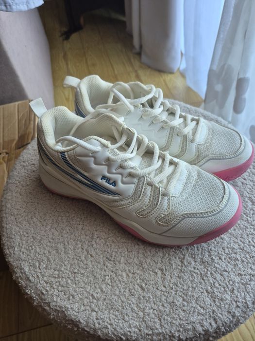 Tenis Fila N37 praticamente novos