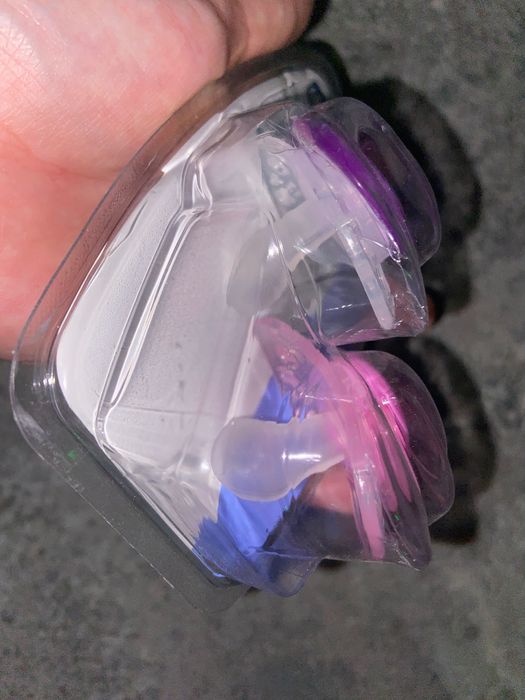 Пустушка Chicco "Physio Air" з силіконовою соскою 6-16міс НОВІ