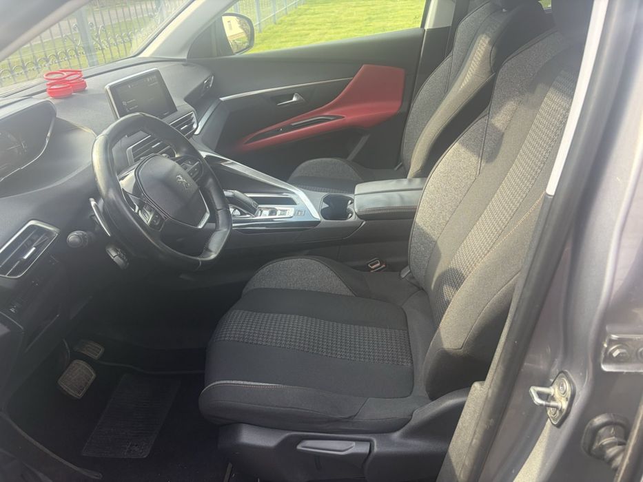 PEUGEOT 5008 Автомат