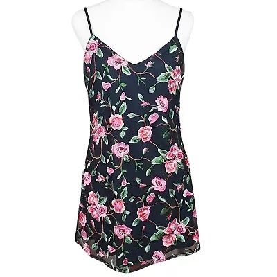 Мини платье с вышивкой