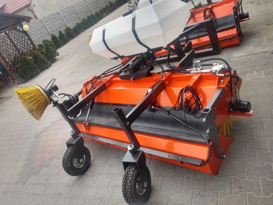 Zamiatarka drogowa szer. 1,8m ,szczotka boczna,zraszacz wody