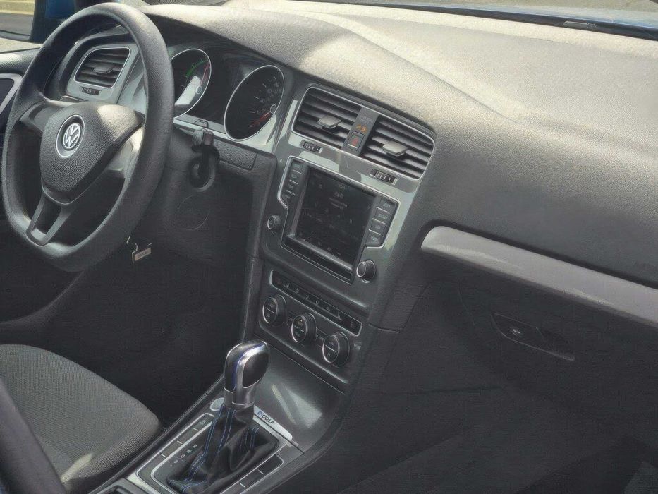 Volkswagen e-Golf SEL Premium      2016