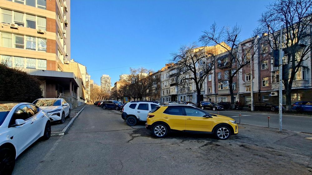 Продам 3кім.к Київ Центр Антоновича Метро"Олімпійська"-2хв! ремонт