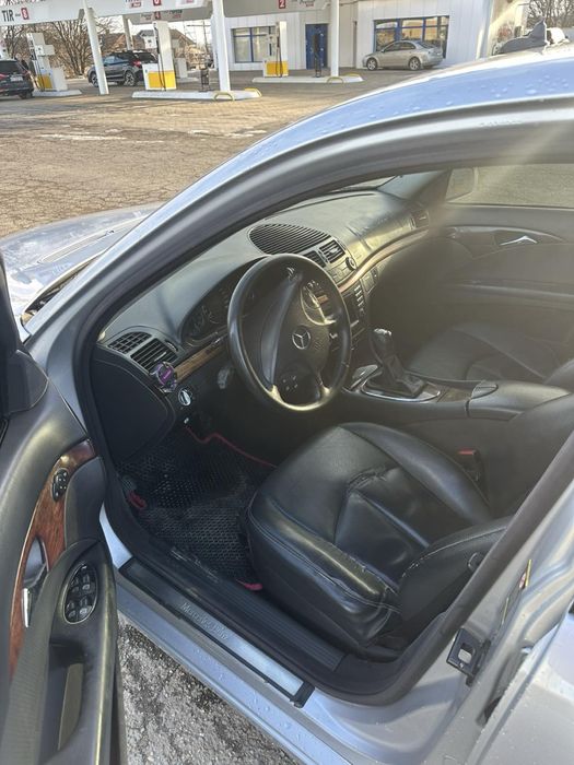 Продам мерседс E 220 CDI