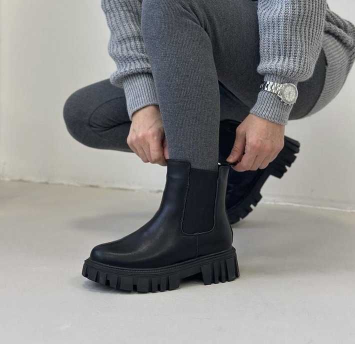 Натуральна шкіра/натуральна вовна. Класні черевики/челсі