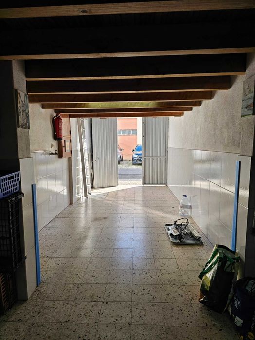 Garagem Fechada Rio de Mouro