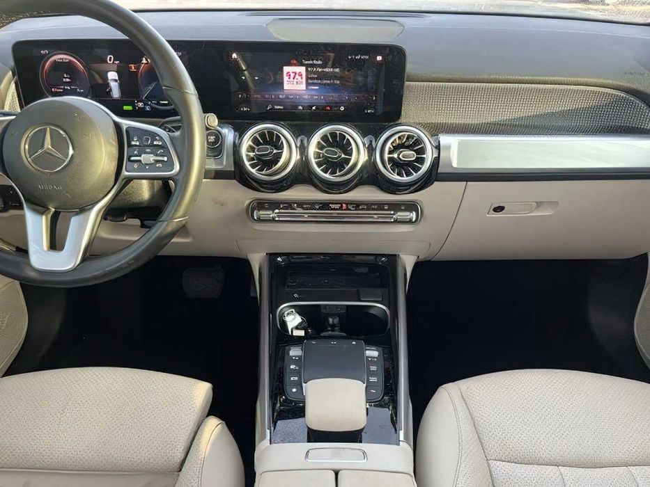 Mercedes-Benz EQB 300 4MATIC      2022